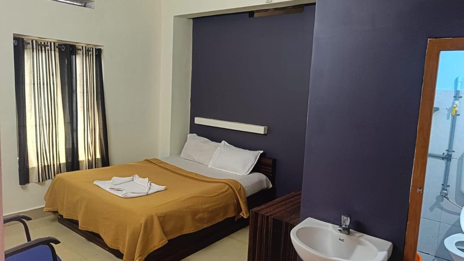 Hotel Orginal Residency โกลลัม ภายนอก รูปภาพ